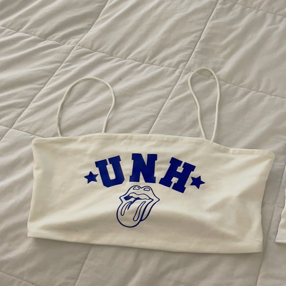 UNH crop top
